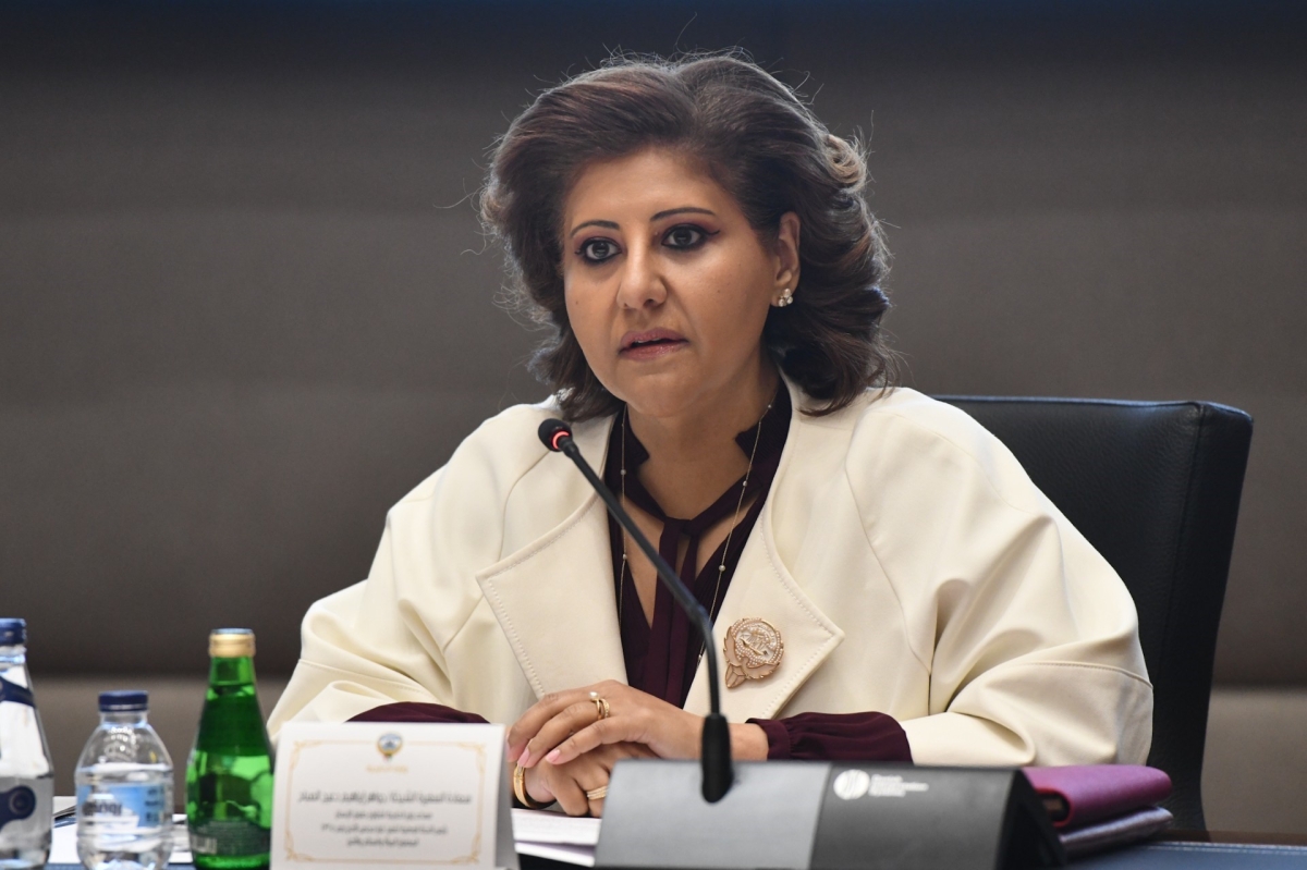جواهر الدعيج مترئسة اجتماع اللجنة