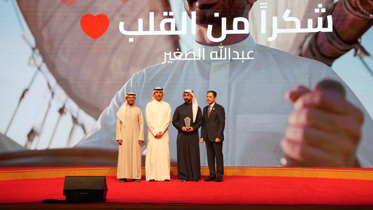 تكريم سفير الرياضة في بنك الخليج عبدالله الصغير