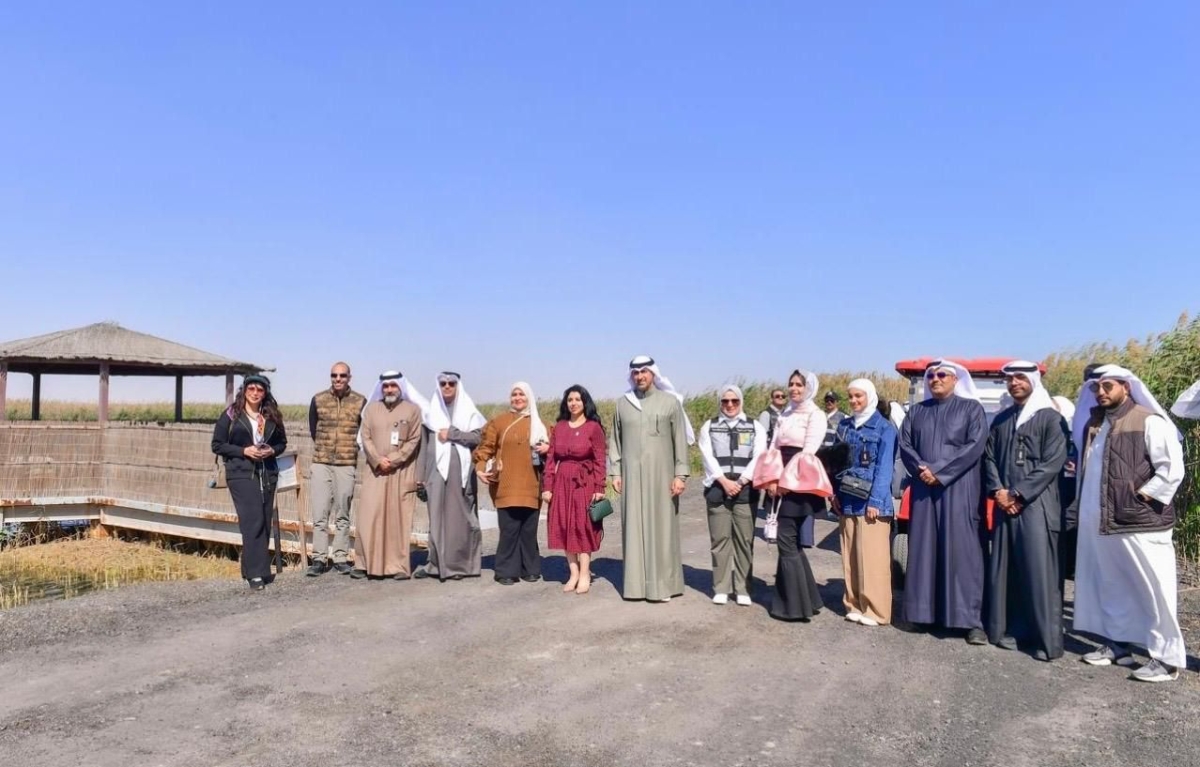المشاركون في زيارة محمية الجهراء