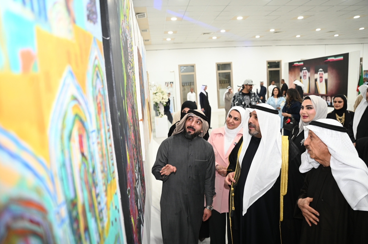 جولة في معرض المهرجان 