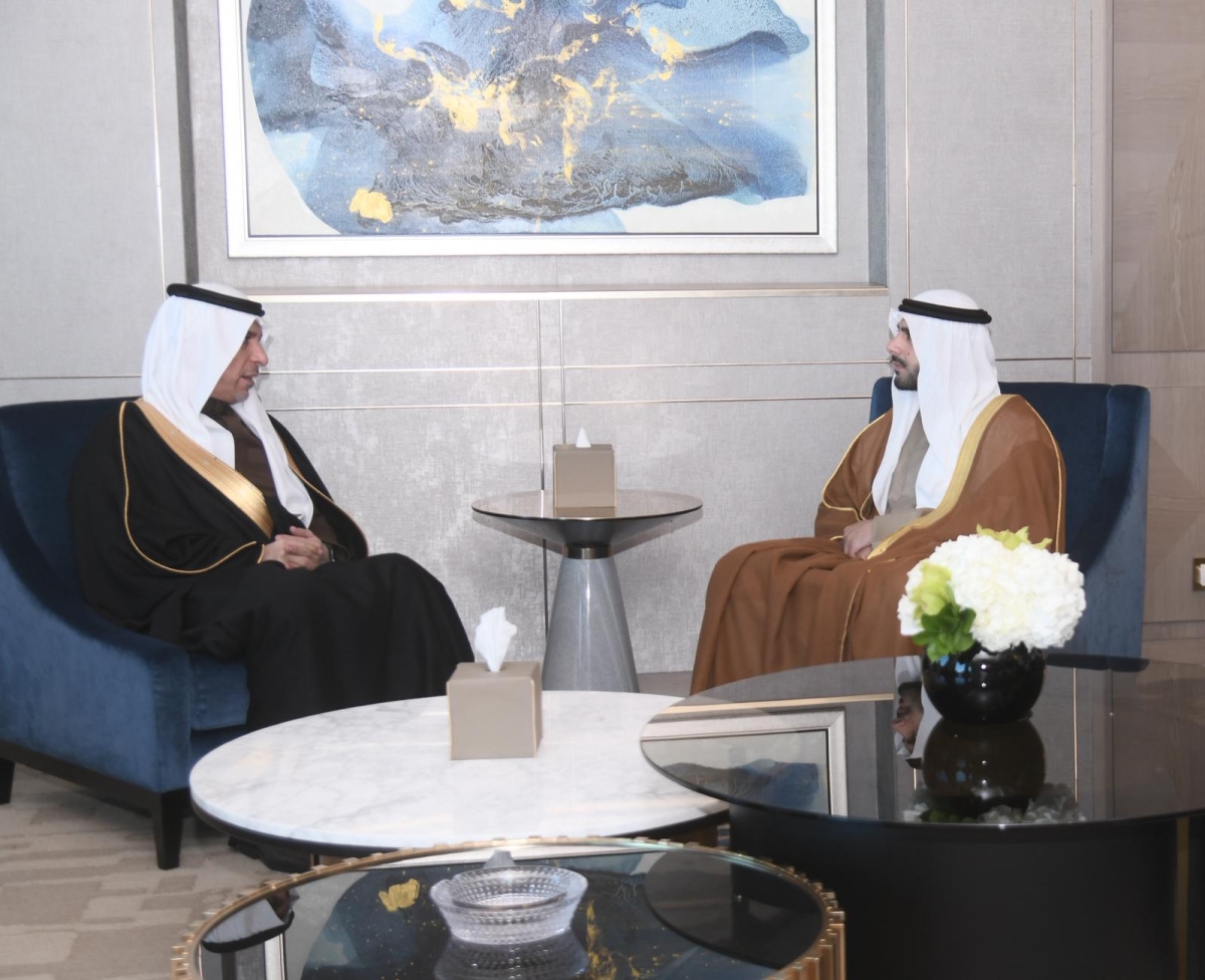 مبارك الصباح ملتقياً رئيس هيئة الإذاعة والتلفزيون السعودي