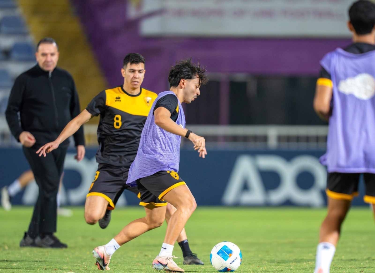 من تدريبات القادسية في العين تحت أنظار المدرب معلول