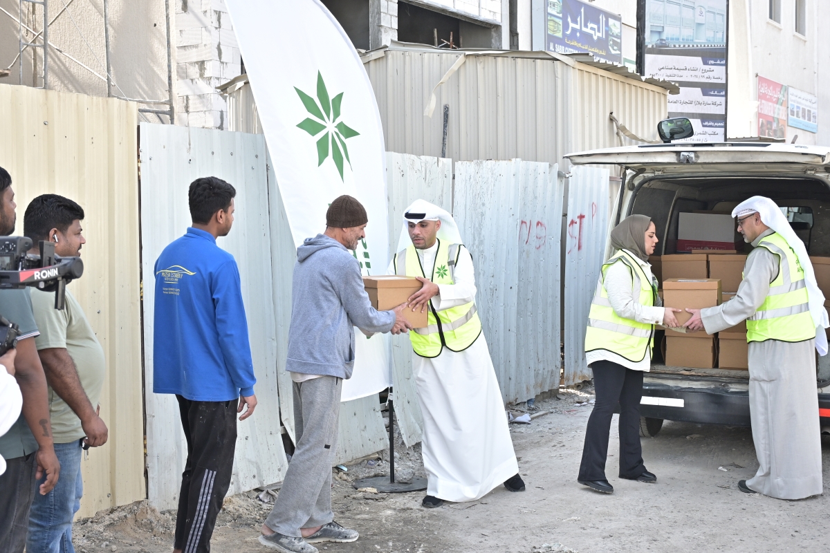 فريق «التجاري» يوزّع سلة الخير 