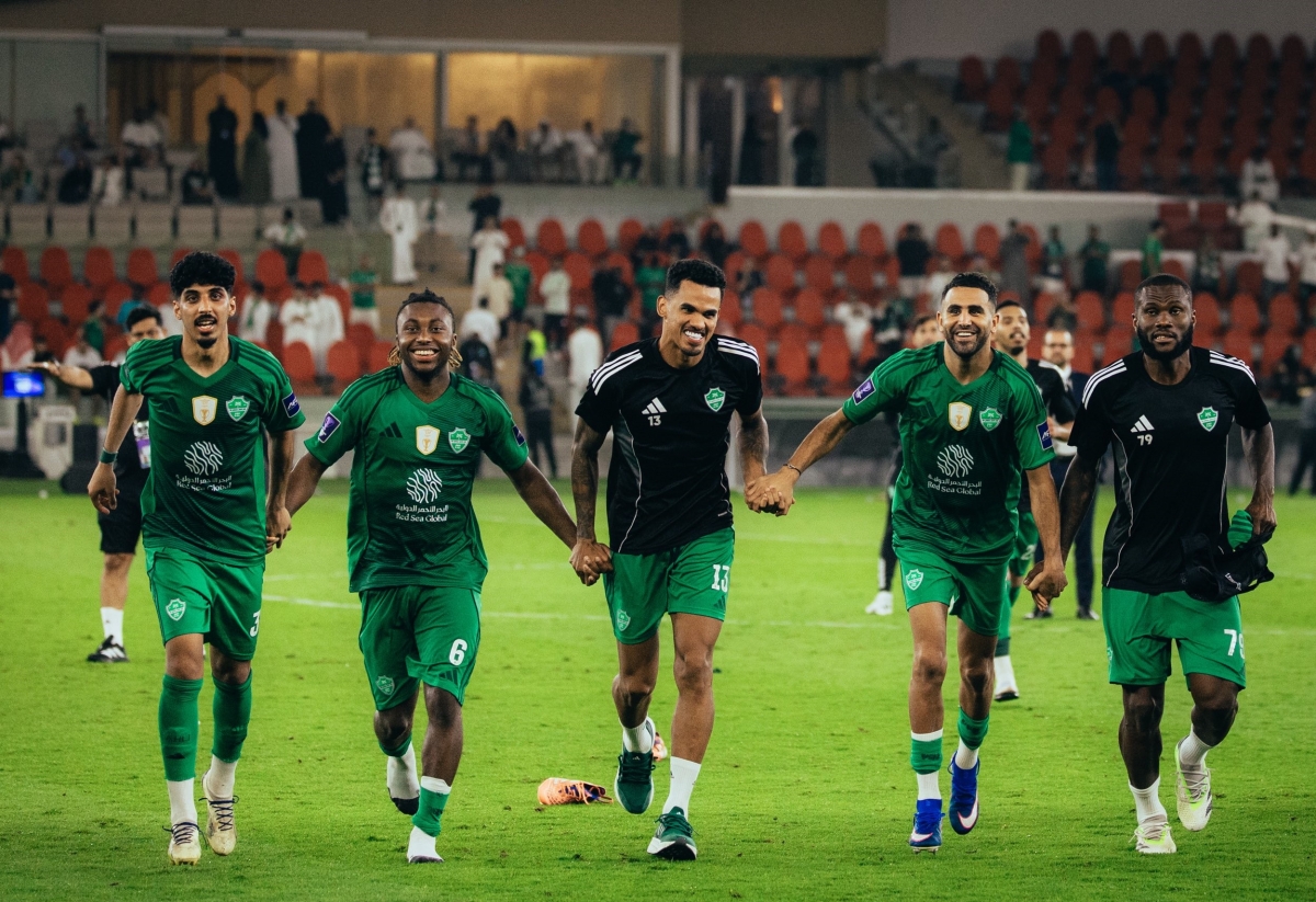 لاعبو الأهلي