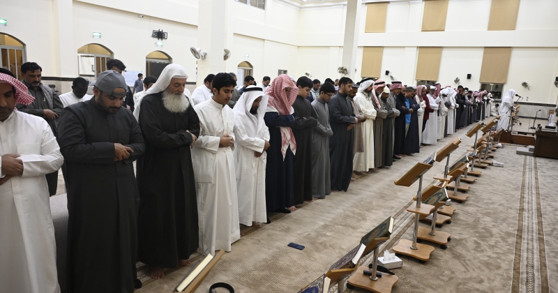 الكويت – المساجد تمتلئ بالمصلين – الرأي