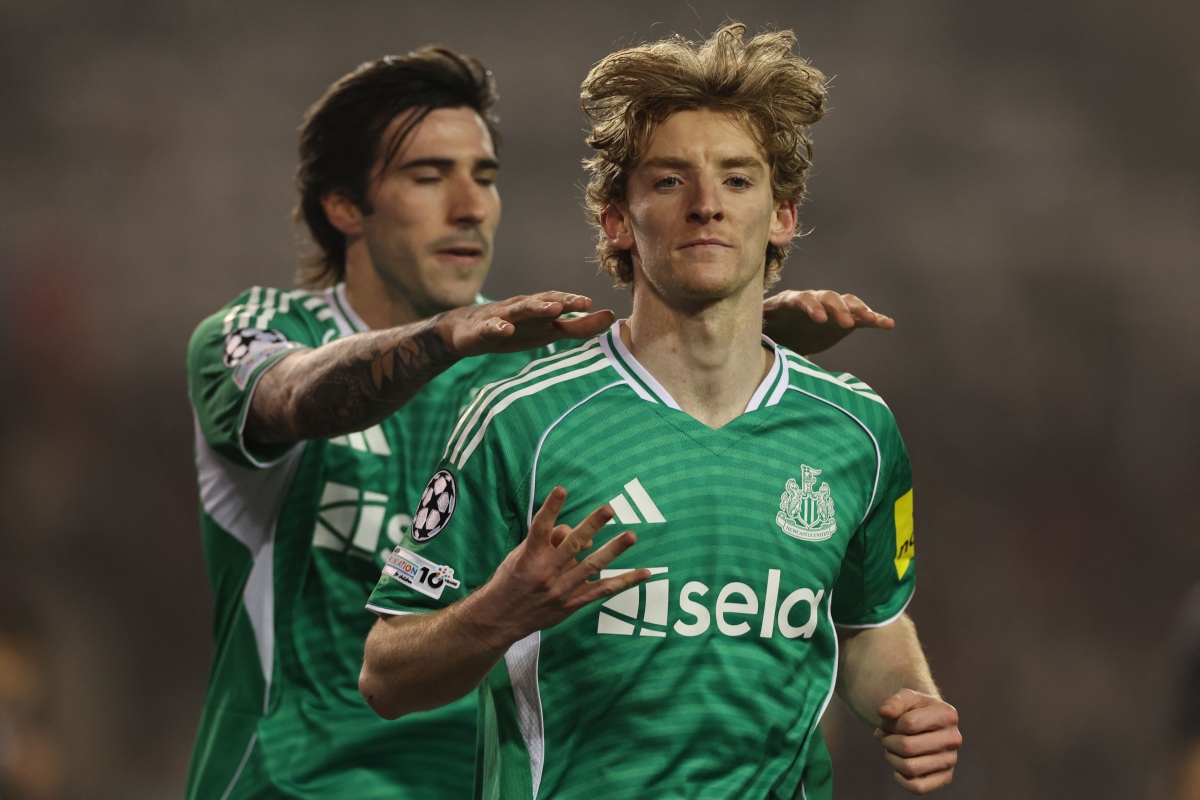  أنتوني غوردون سجل رباعية