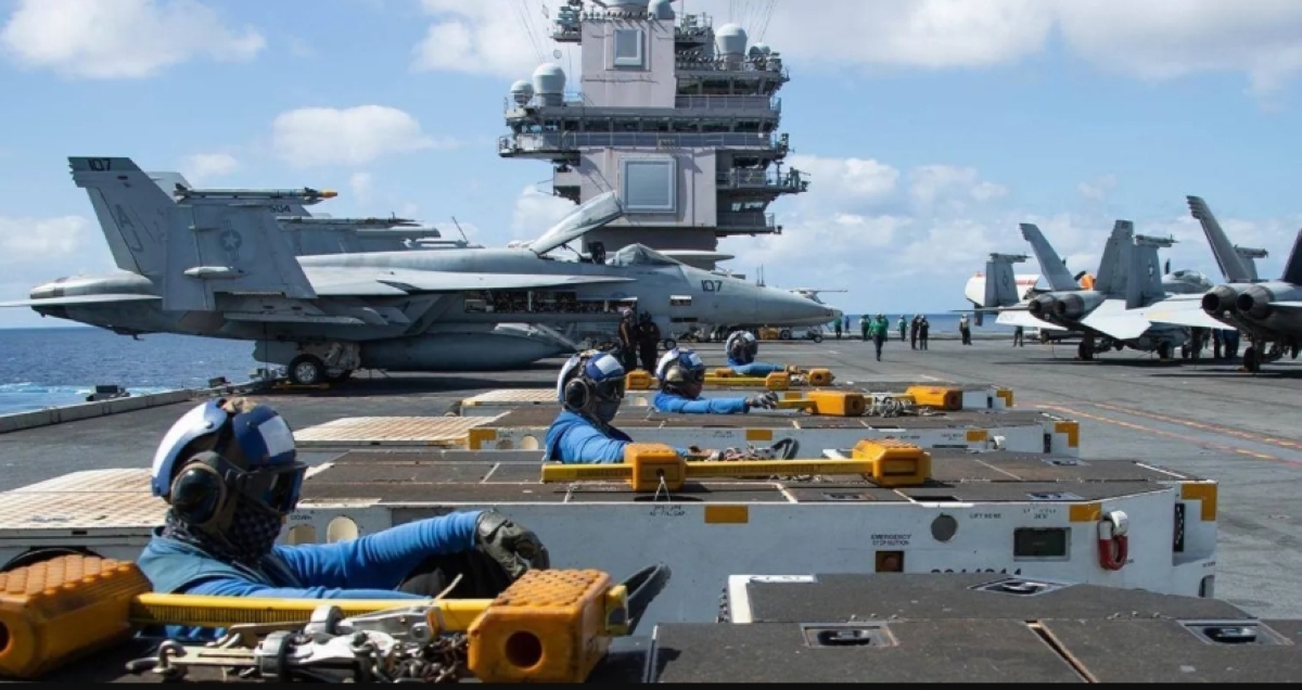 استعدادات على متن حاملة الطائرات الأميركية «جيرالد فورد»