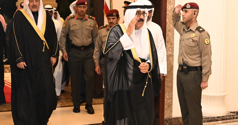 الكويت – سمو الأمير وسمو ولي العهد وأسرة الصباح يستقبلون المهنئين بمناسبة شهر رمضان لليوم الثاني