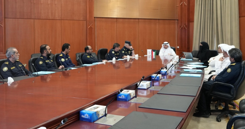 الكويت – «الجمارك» و«التحقيقات المالية» ينسقان لإحكام الرقابة على مرور الأموال براً وبحراً وجواً
