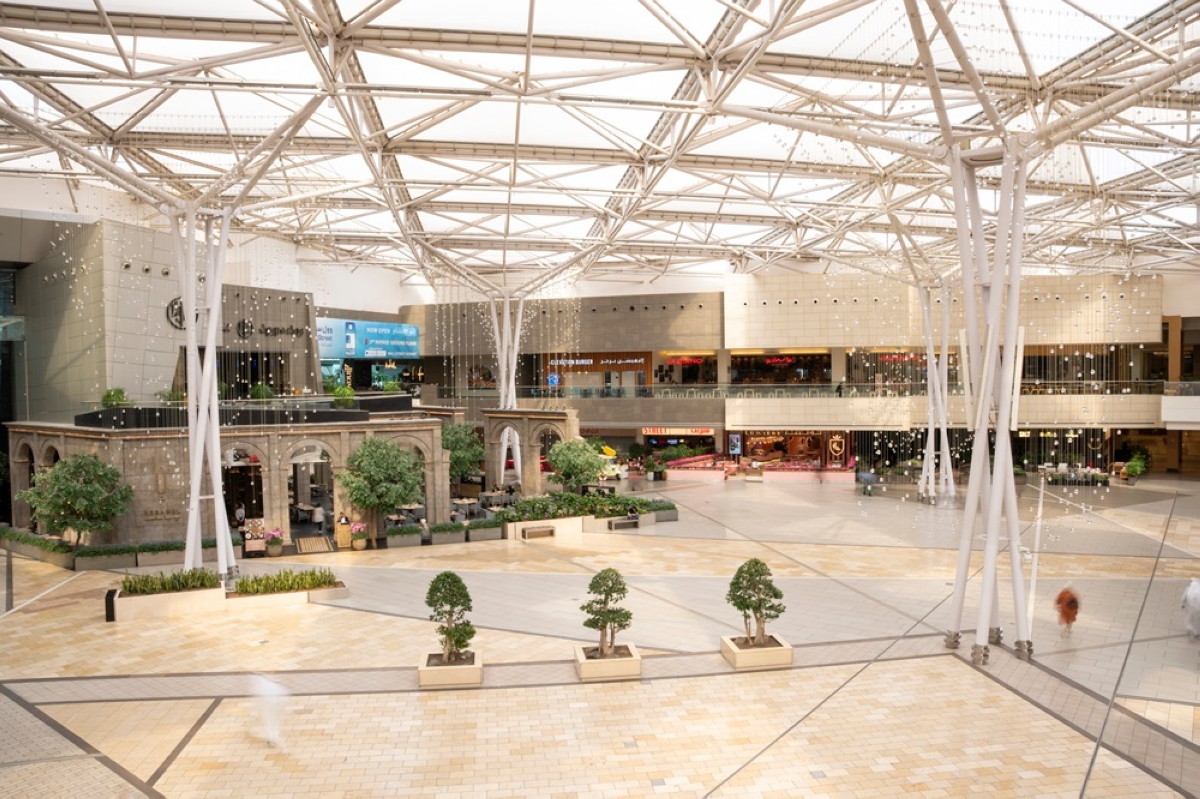 مساحات رحبة يتخلّلها ضوء الشمس