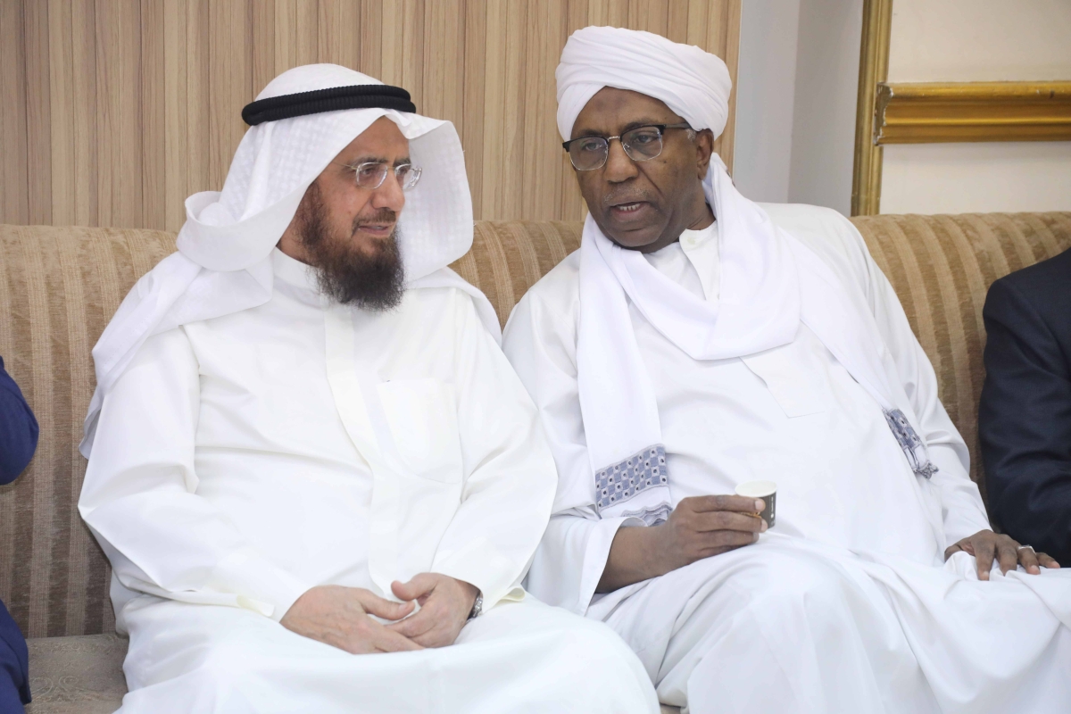 حديث بين العيسى والسفير السوداني