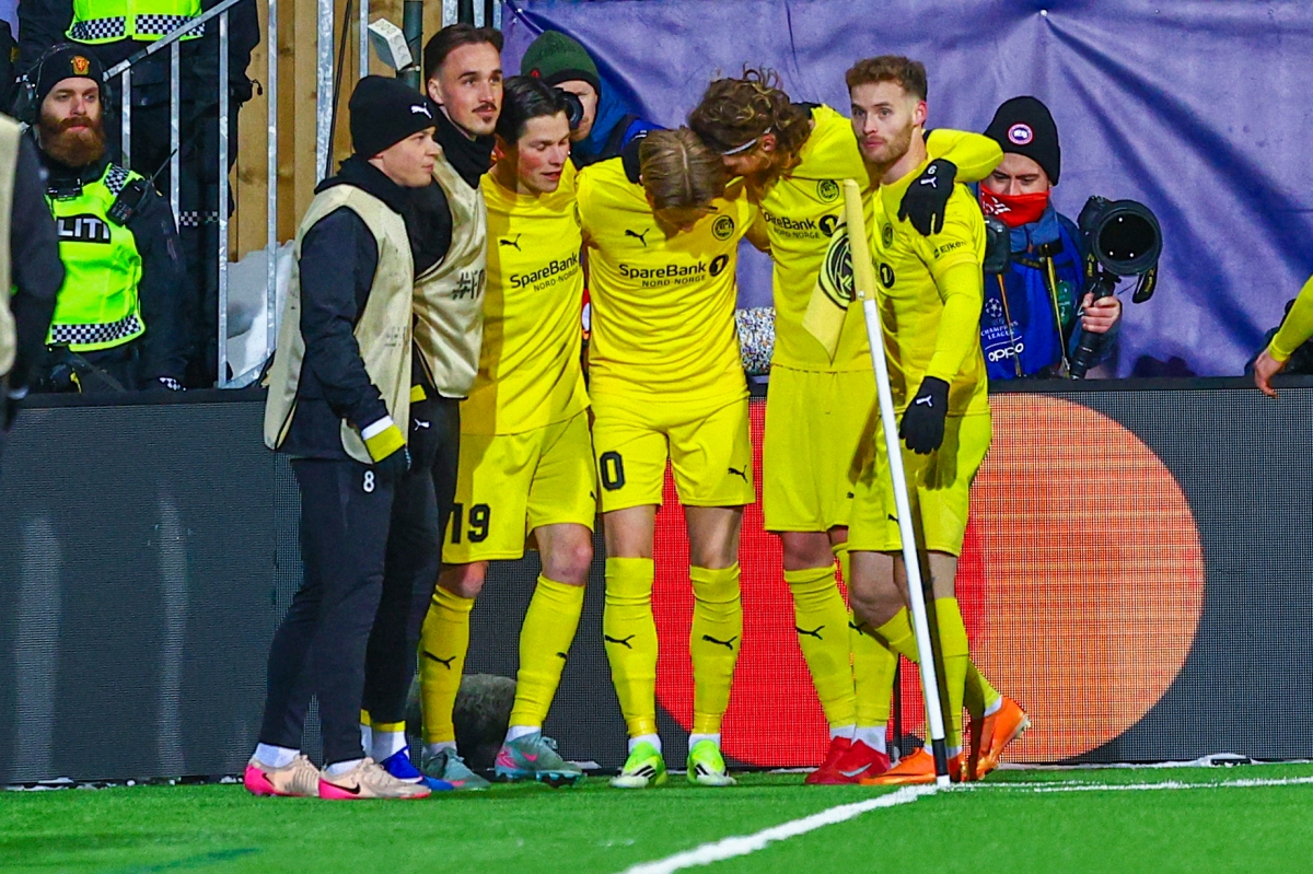 لاعبو بودو غليمت يحتفلون بالفوز على إنتر ميلان ذهاباً