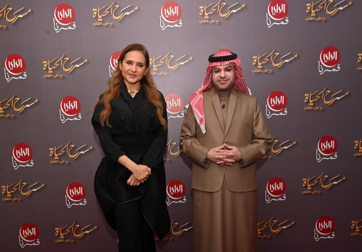 ⁨نيللي كريم مع الزميل علي العلياني