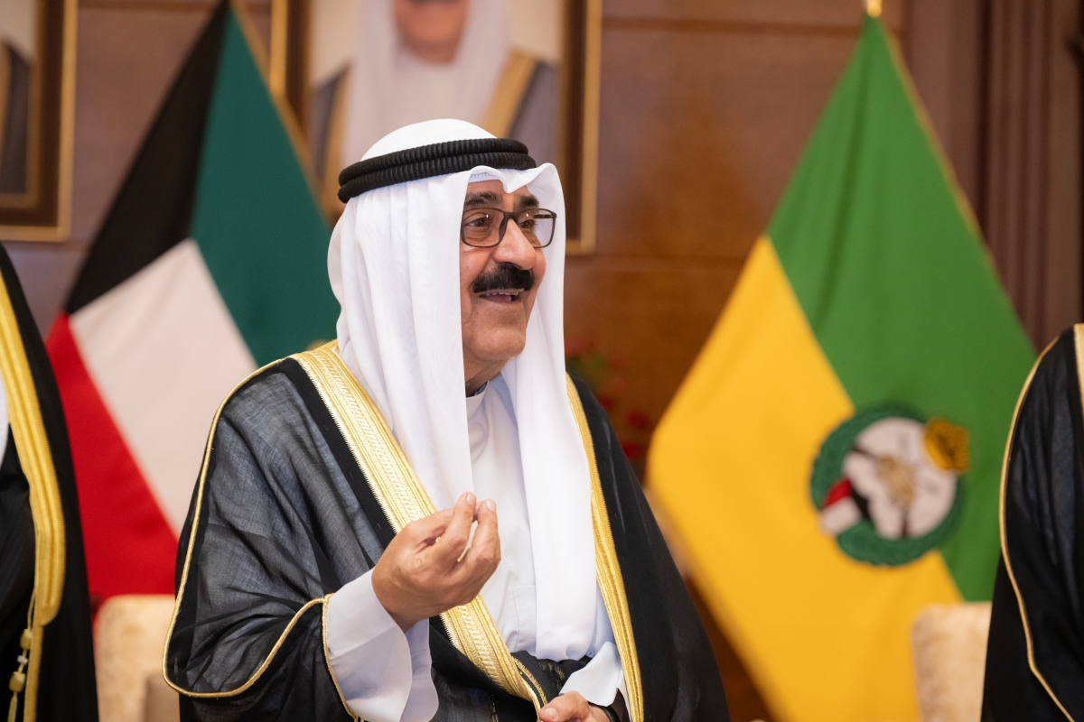 سمو الأمير لدى حديثه إلى قادة وضباط ومنتسبي الحرس الوطني