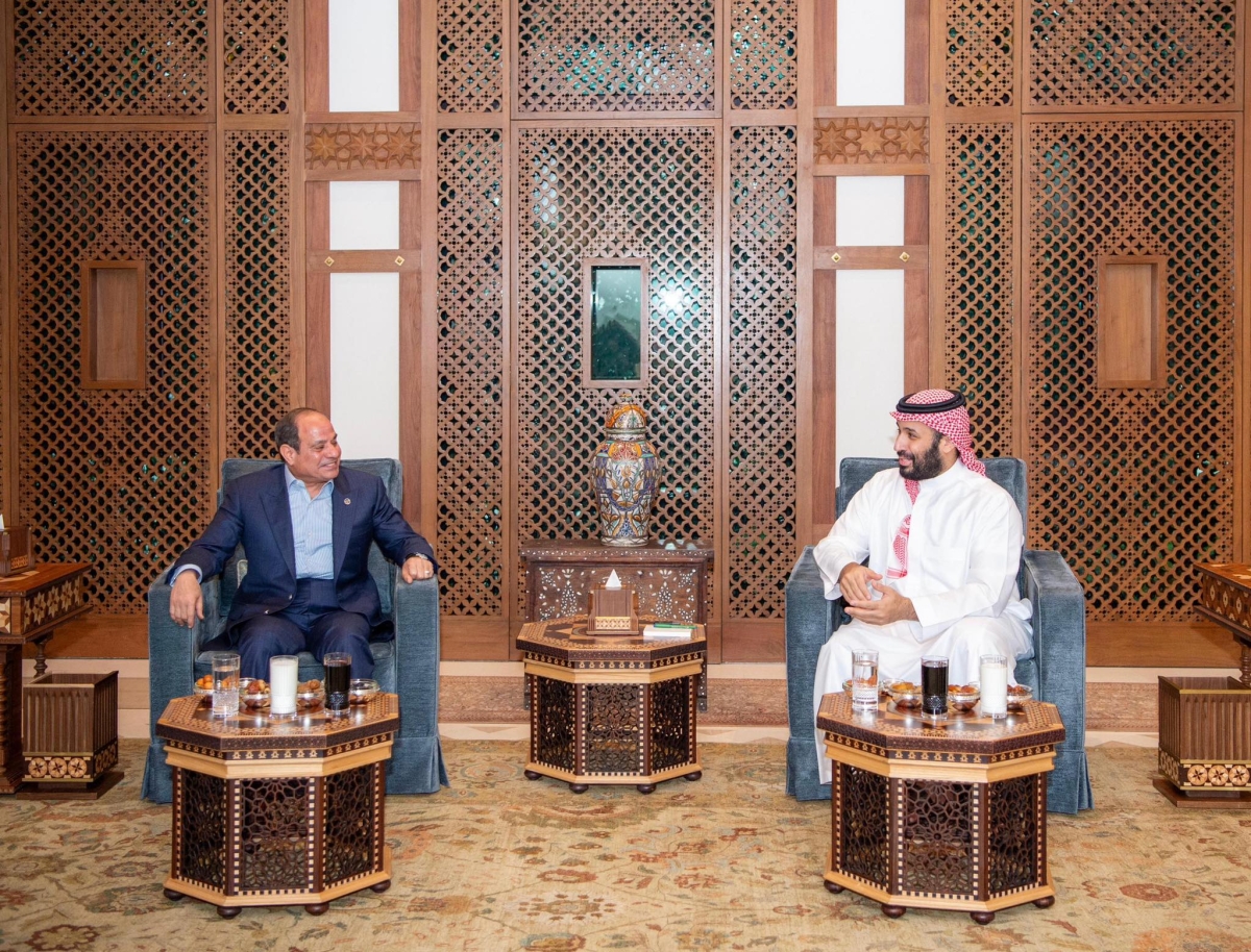 محمد بن سلمان مُستقبلاً السيسي في جدة