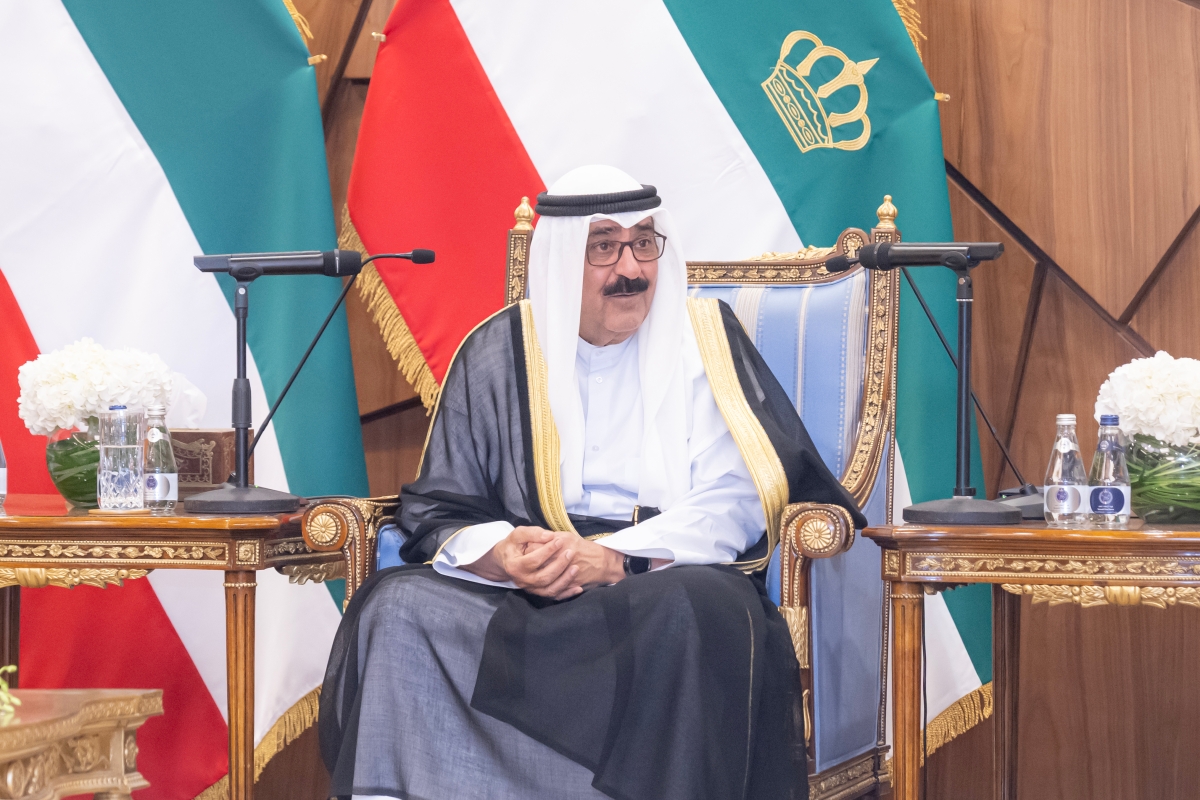 سمو الأمير خلال الزيارة