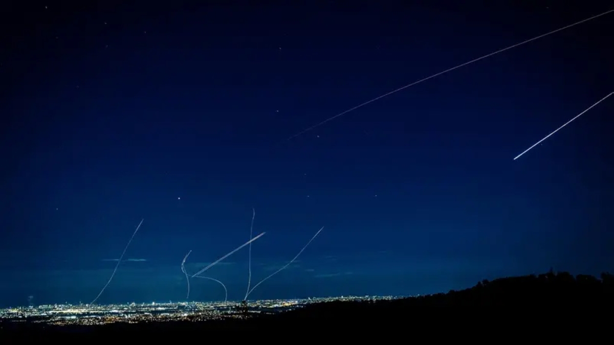 اعتراض صواريخ إيرانية في تل أبيب