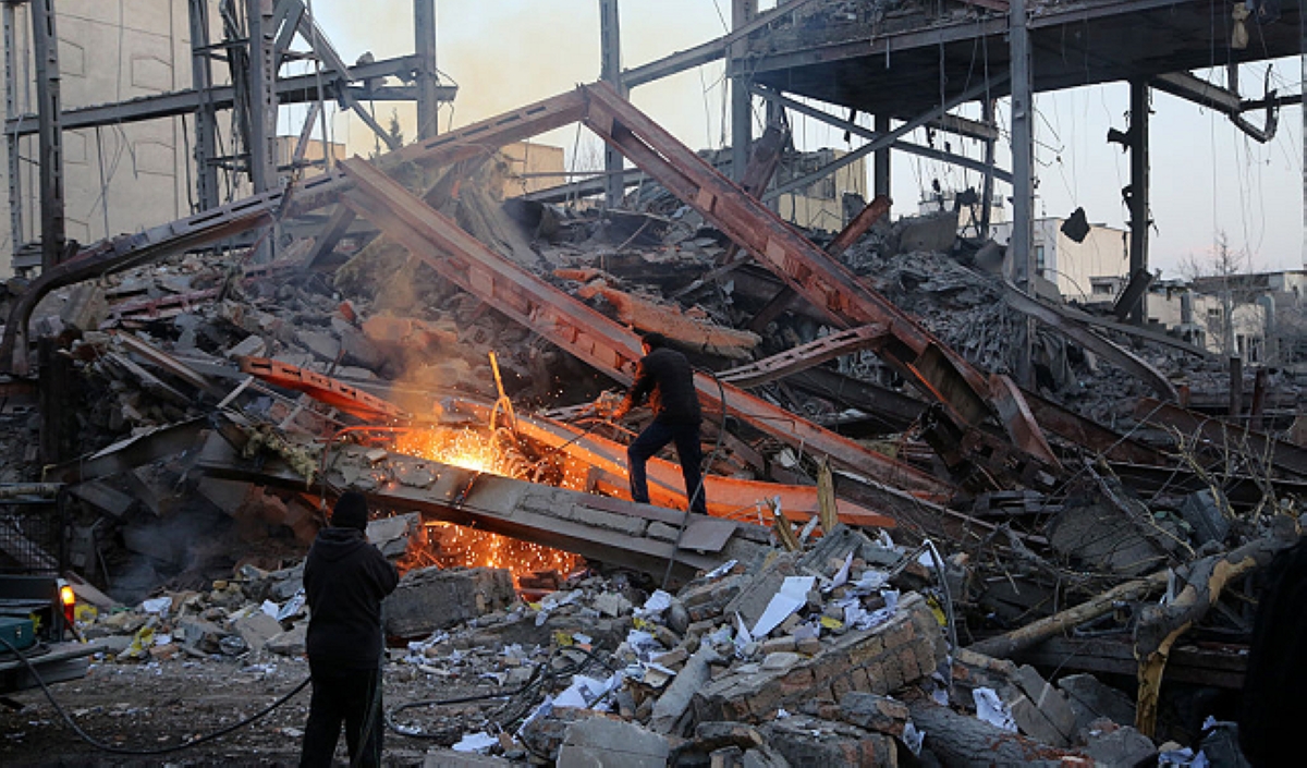 دمار غارات أميركية - إسرائيلية على طهران