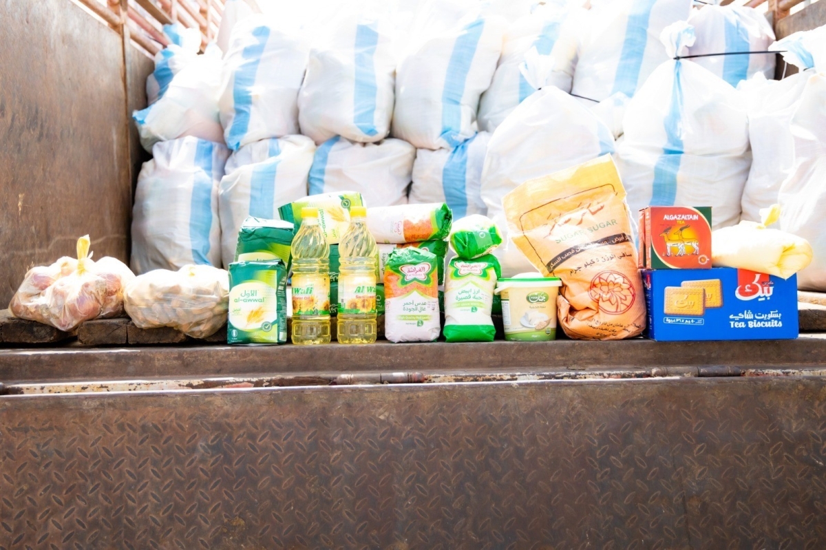 جانب من السلال الغذائية 