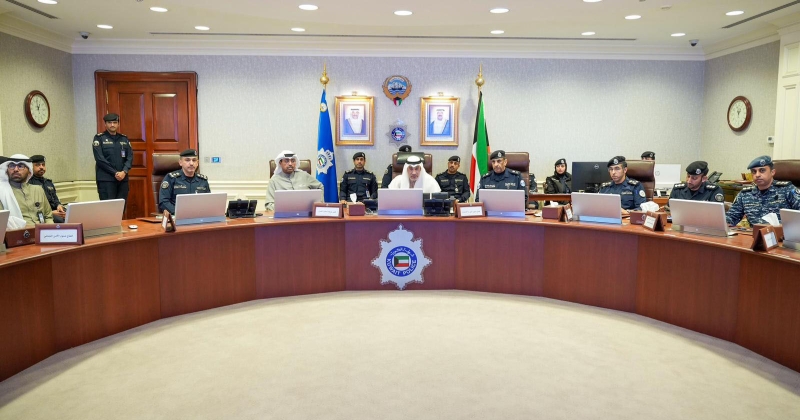 الكويت – النائب الأول ووزير الدفاع يتابعان آخر التطورات: الجاهزية الميدانية الكاملة ورفع مستوى التنسيق اللحظي