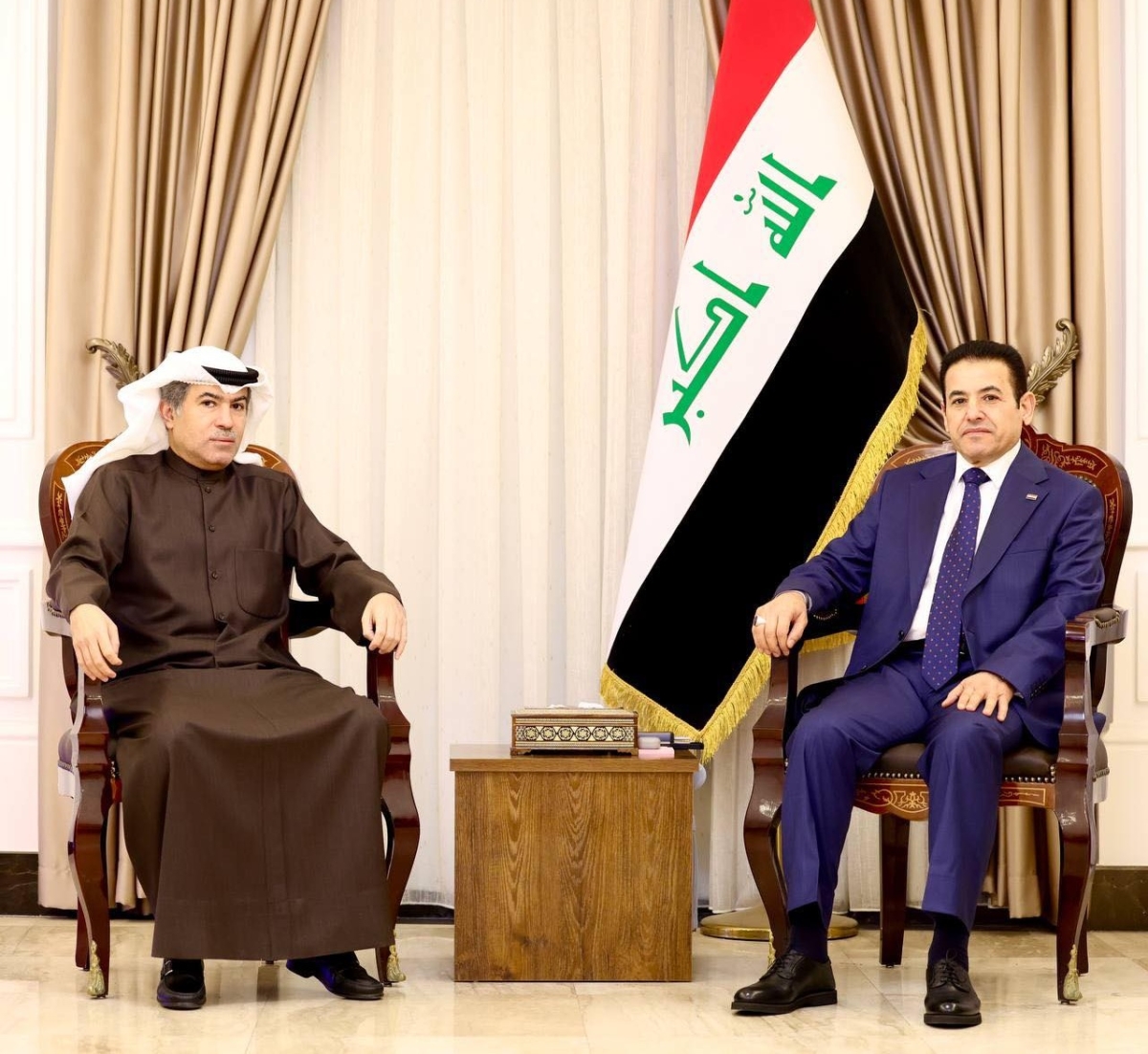 السفير زمان مجتمعاً مع الأعرجي