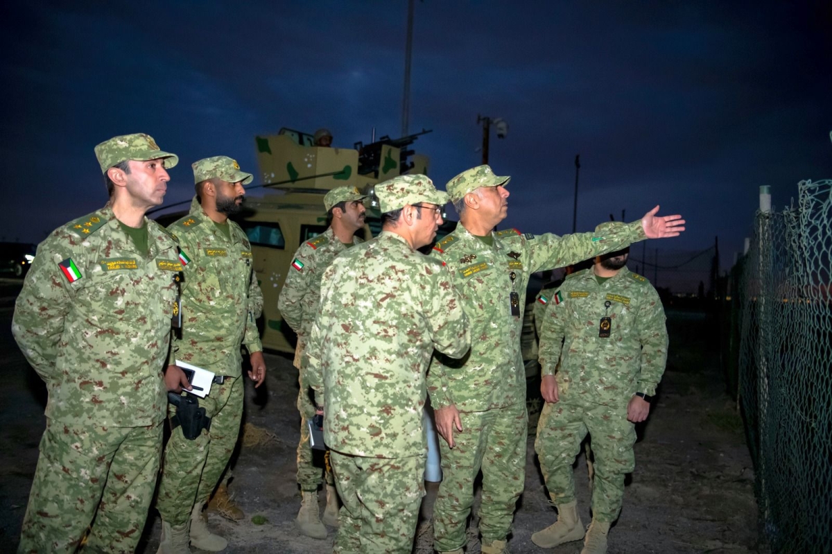 البرجس خلال تفقّده المحطة