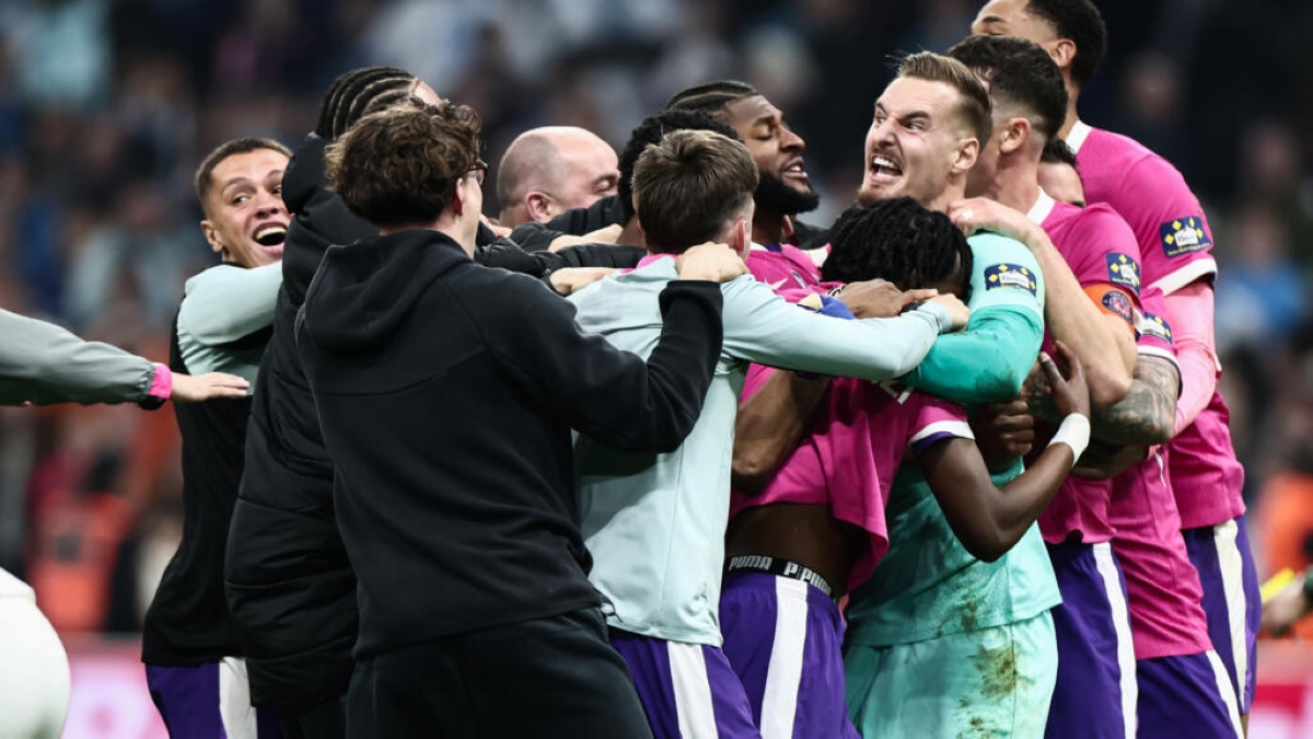 لاعبو تولوز يحتفلون بالتأهل