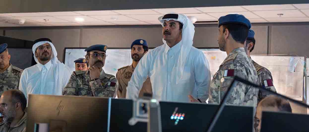 تميم بن حمد خلال زيارة مركز العمليات الجوية في الدوحة    (قنا) 