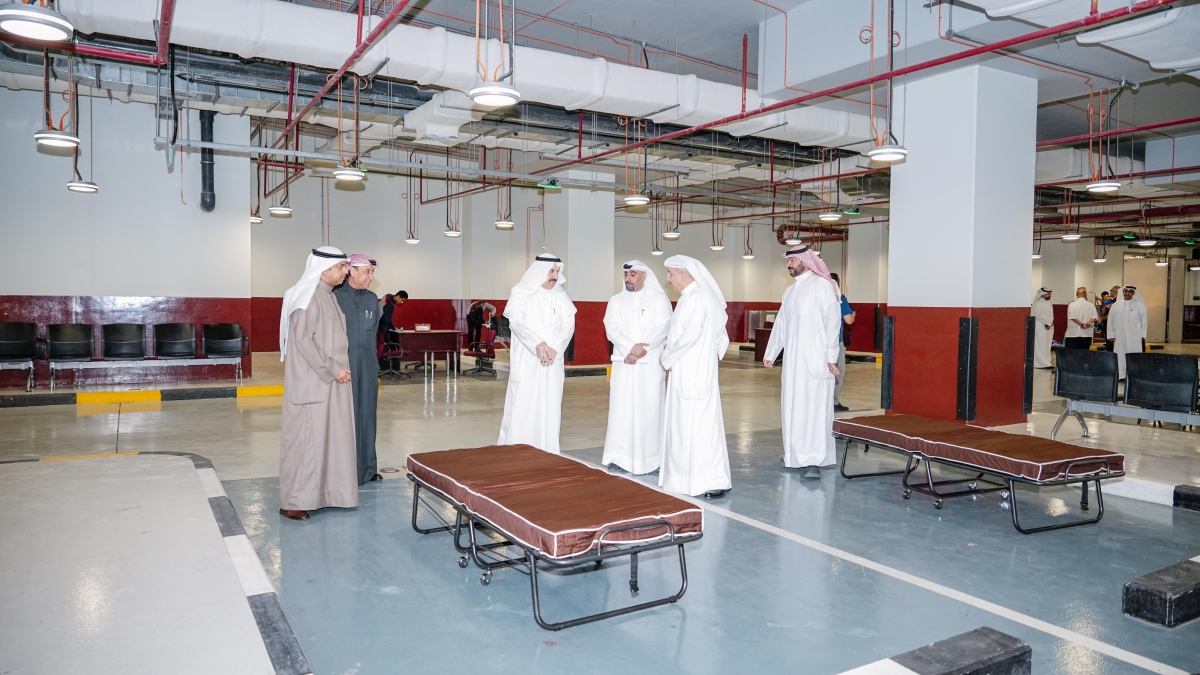 الرفاعي لدى تفقده ملاجئ الطوارئ بمجمع الوزارات