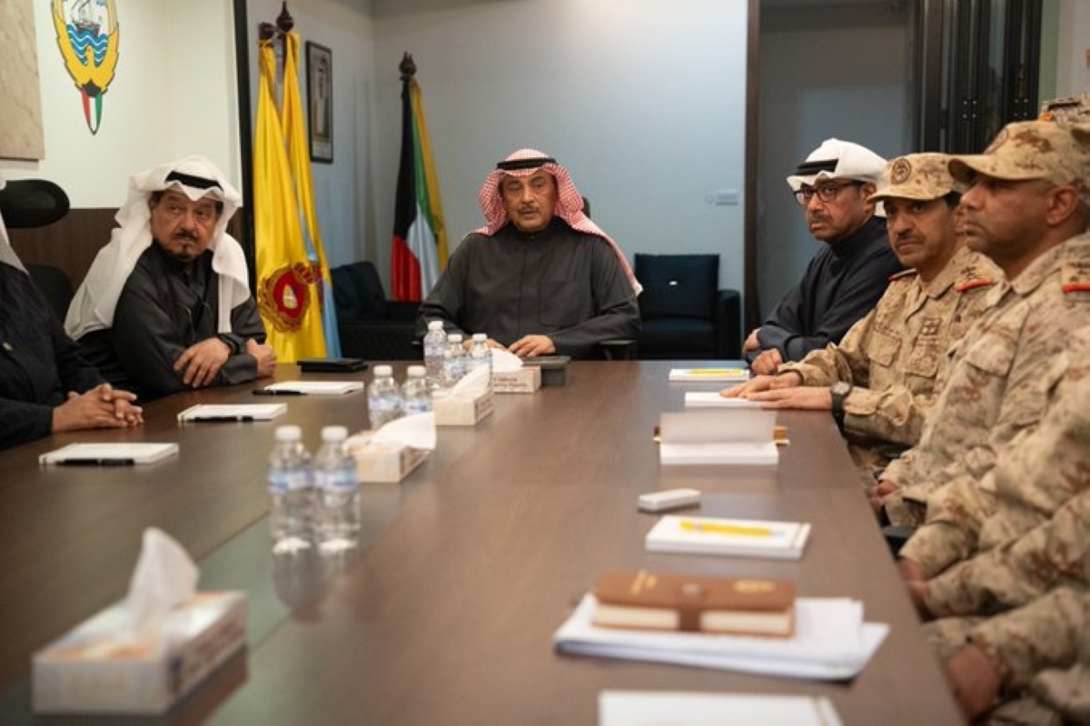 ولي العهد يطلع على المستجدات بحضور رئيس الوزراء ووزير الدفاع