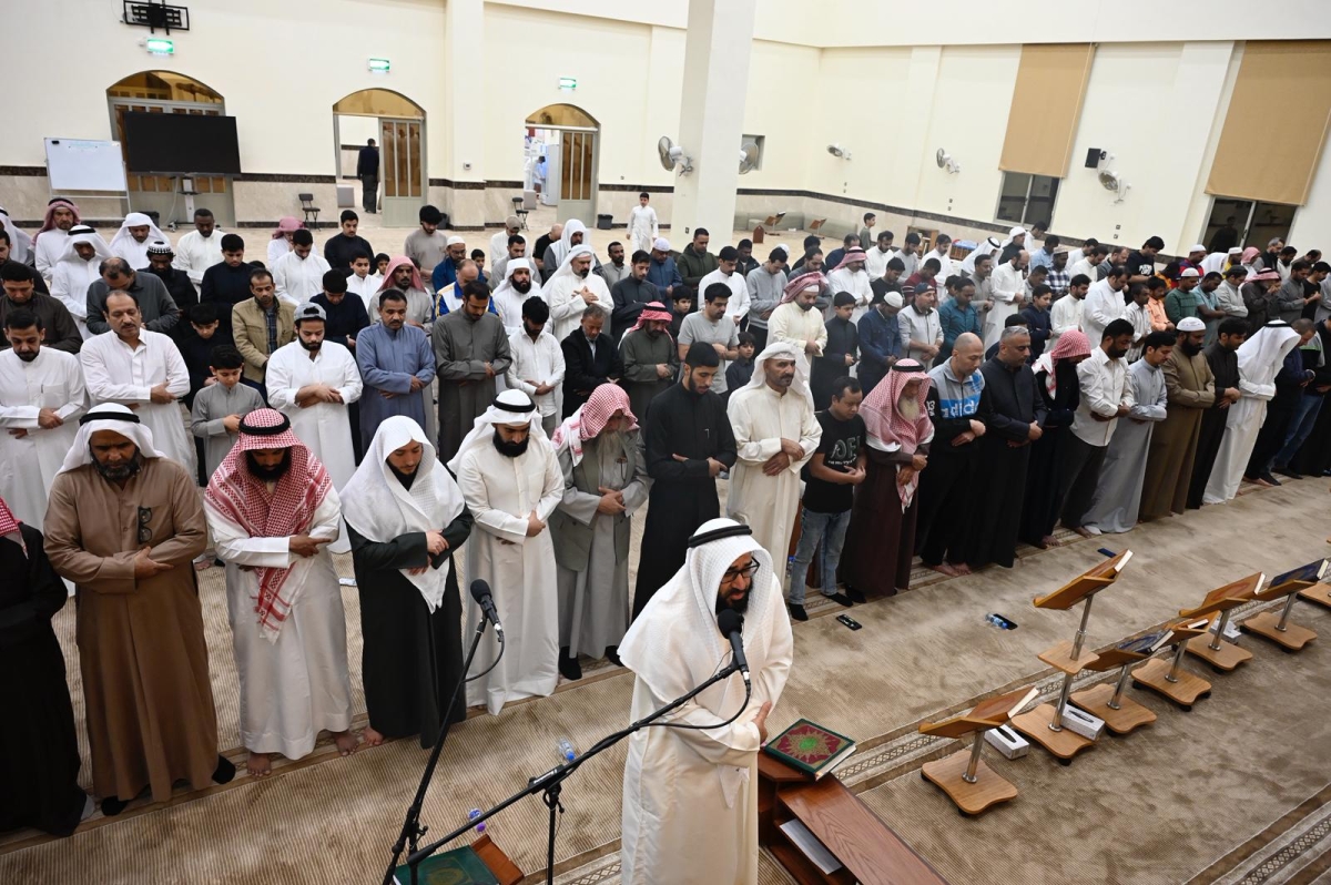 جانب من الصلاة (تصوير سعود سالم)