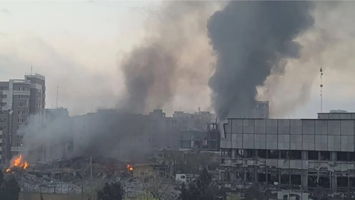 دخان غارات إسرائيلية على طهران