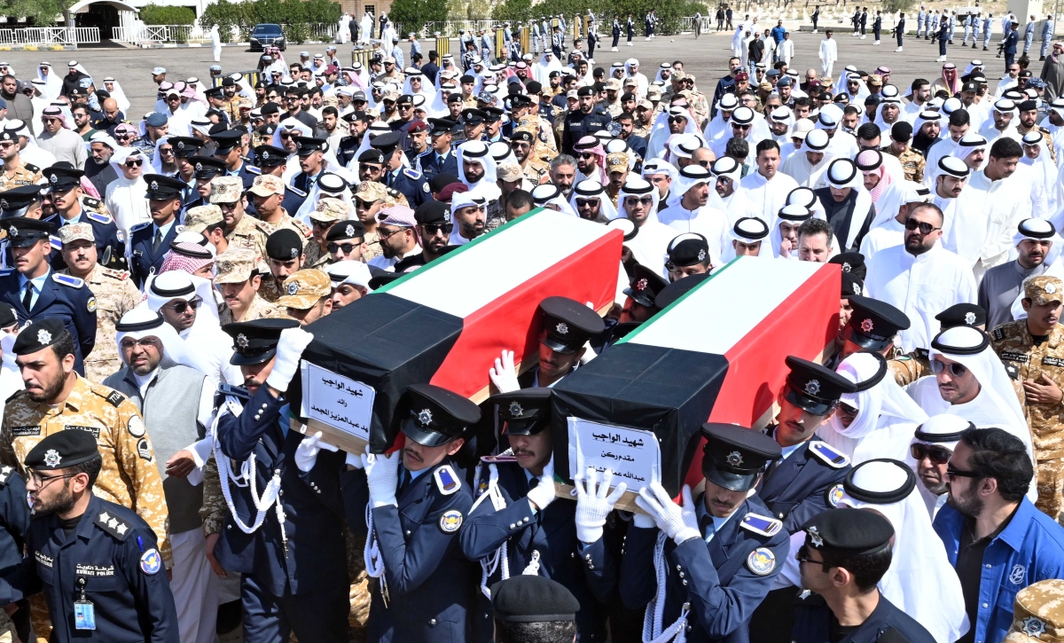 الشهيدان على الأكتاف