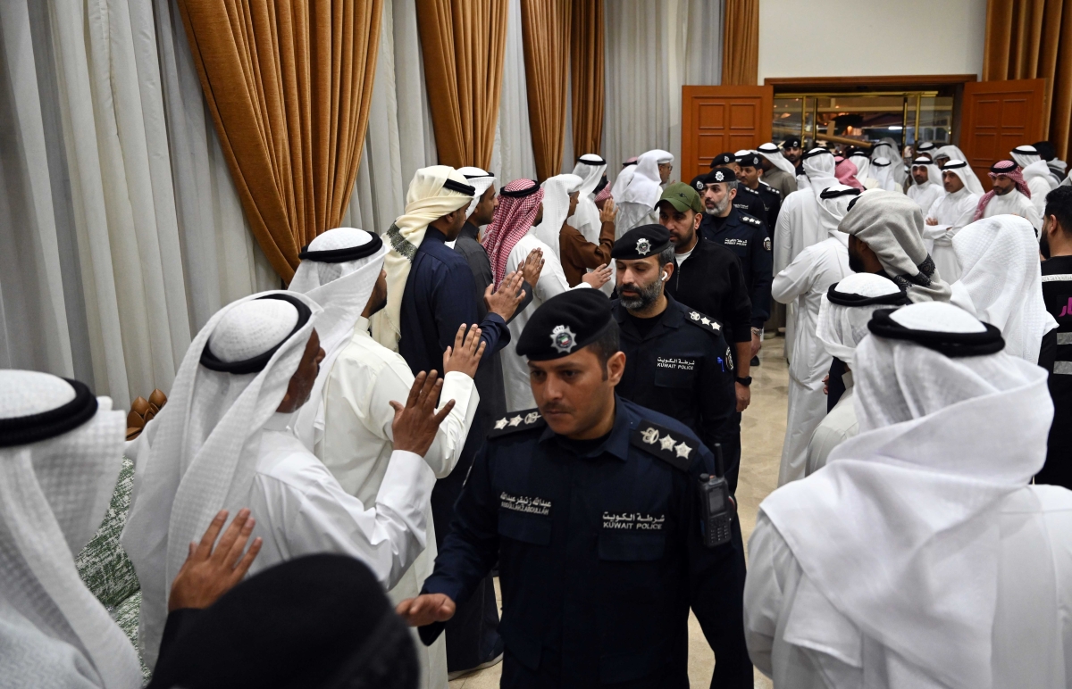 قيادات أمنية تعزي