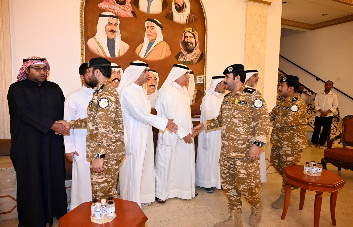 ضباط من أمن الحدود يعزون