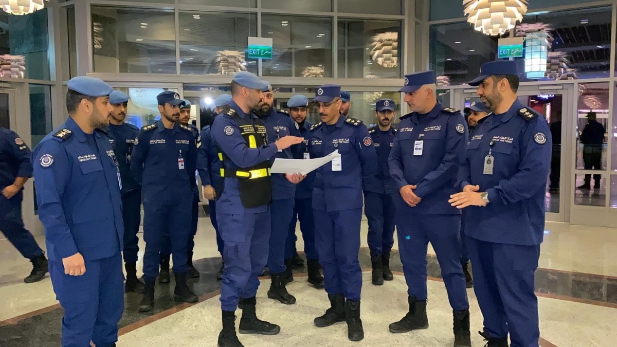 اللواء بورسلي خلال جولته 