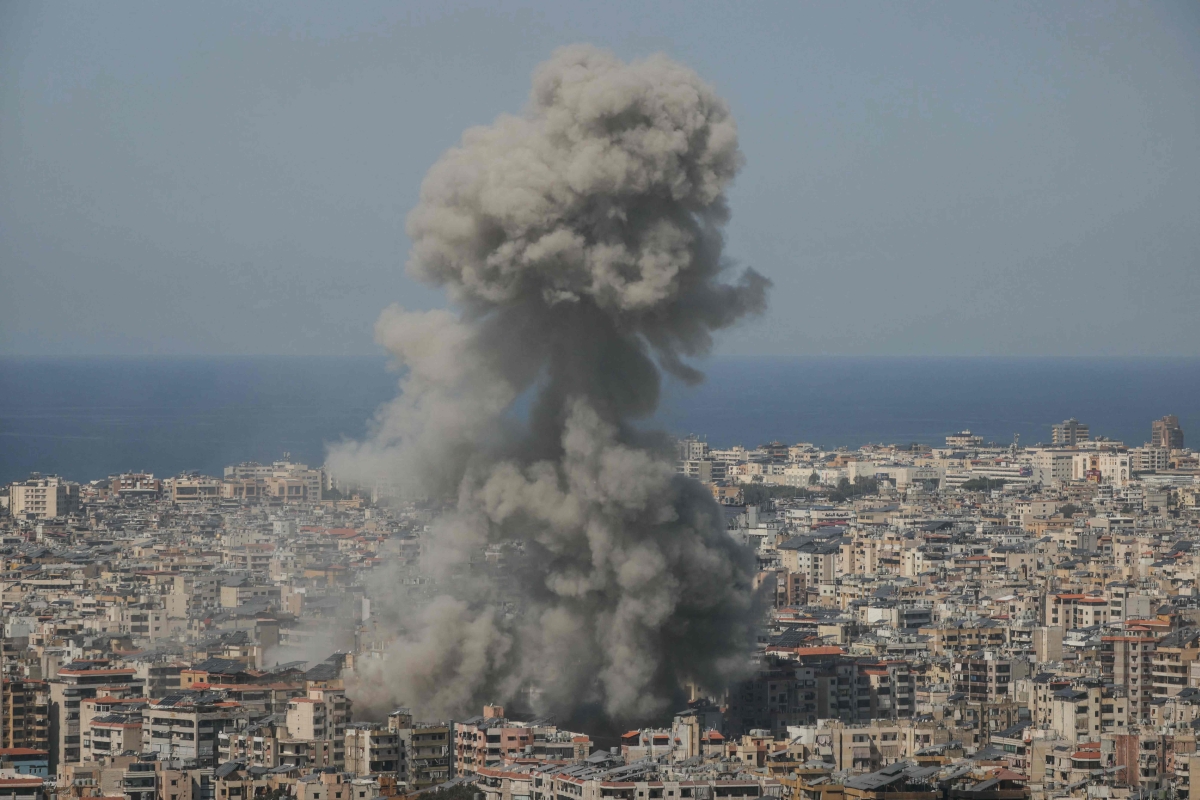 دخان قصف إسرائيلي على الضاحية الجنوبية لبيروت (أ ف ب)