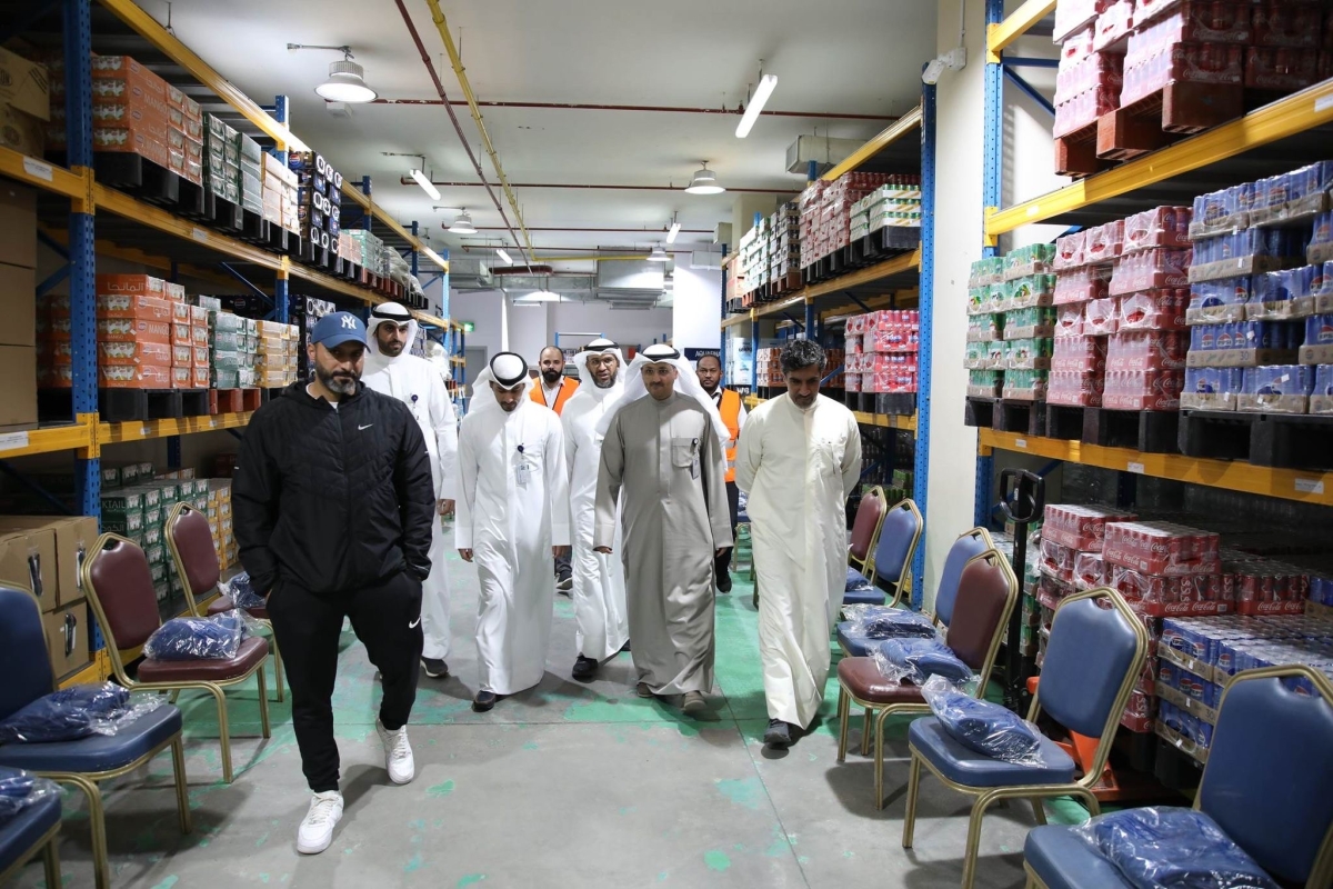  الشبيب يتفقد ملاجئ العاملين