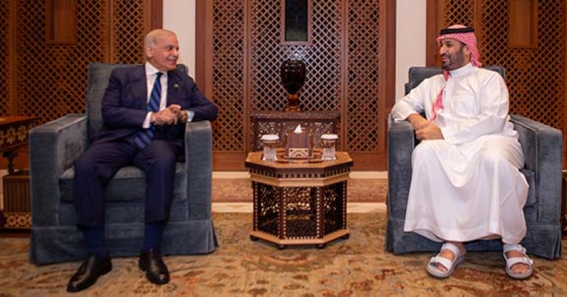 الكويت – وبحث ولي العهد السعودي ورئيس الوزراء الباكستاني تطورات الأوضاع الإقليمية