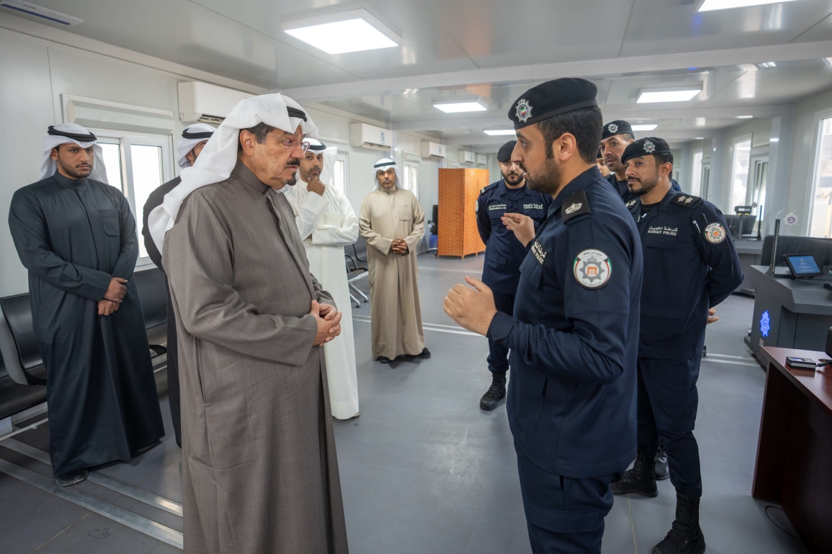 رئيس الوزراء يستمع إلى إيجاز حول حركة الدخول والخروج في منفذ النويصيب