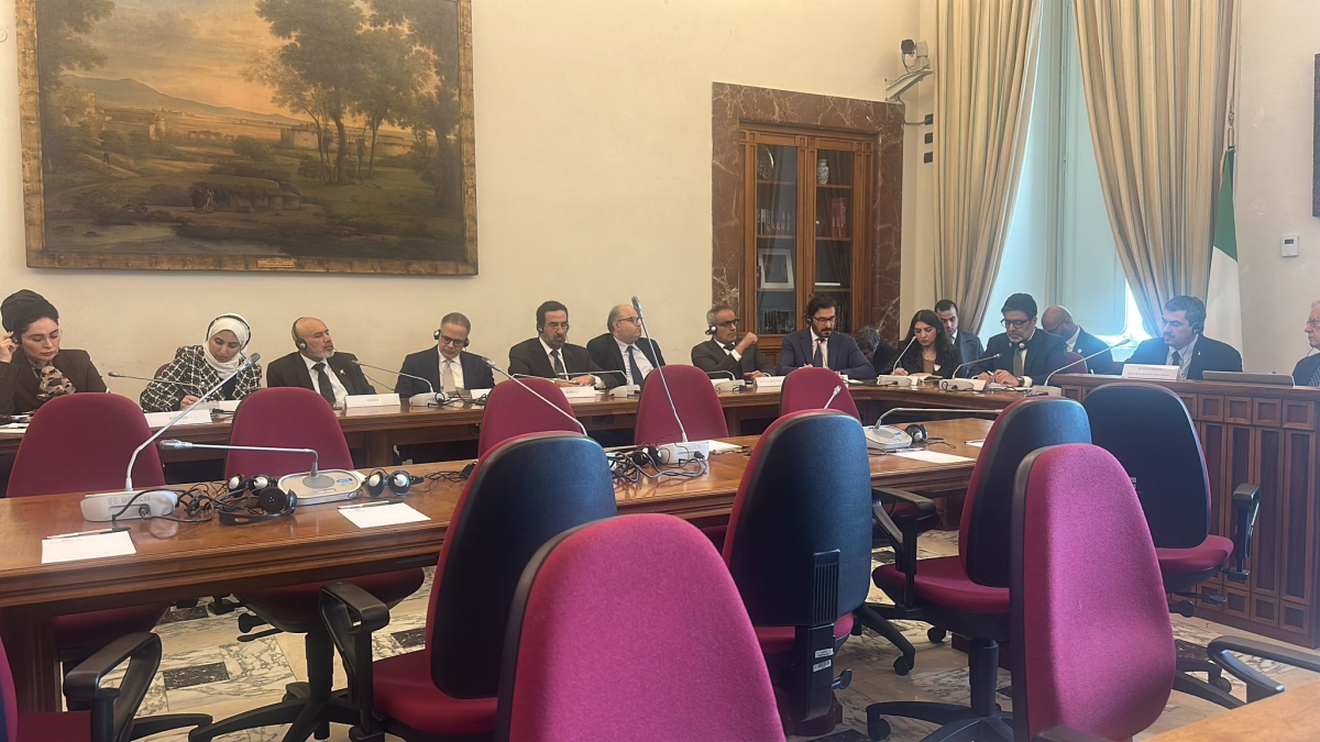 جانب من الجلسات الحوارية