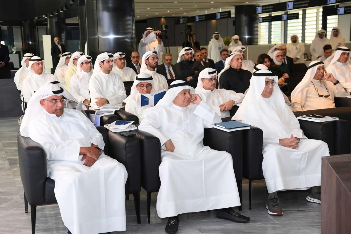 يوسف العبيد وفاروق بستكي وهيثم الخالد ومثنى الحمد وعبدالوهاب البدر
