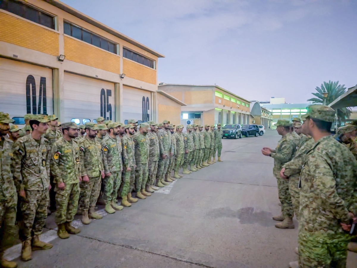 طواري يتحدث إلى عناصر أحد مواقع المسؤولية