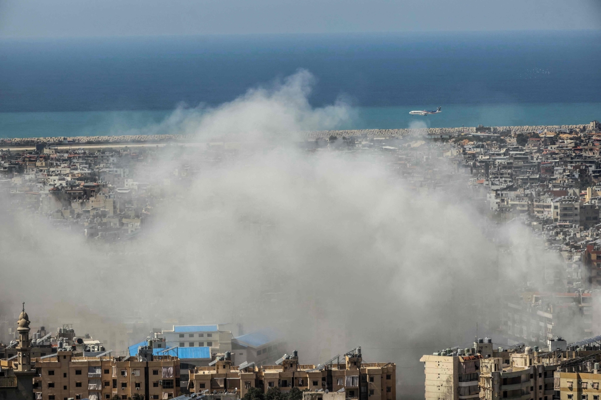 دخان قصف إسرائيلي على الضاحية الجنوبية لبيروت (أ ف ب)