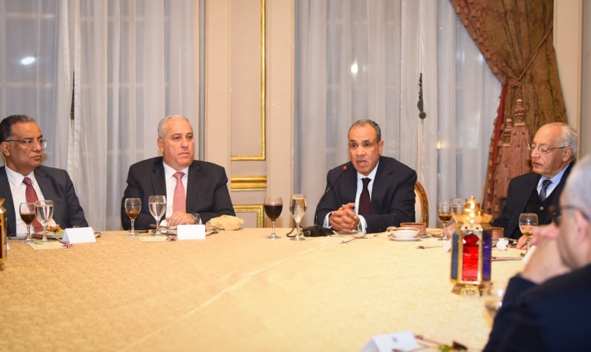 عبدالعاطي خلال لقاء مع عدد من الإعلاميين والصحافيين في وزارة الخارجية