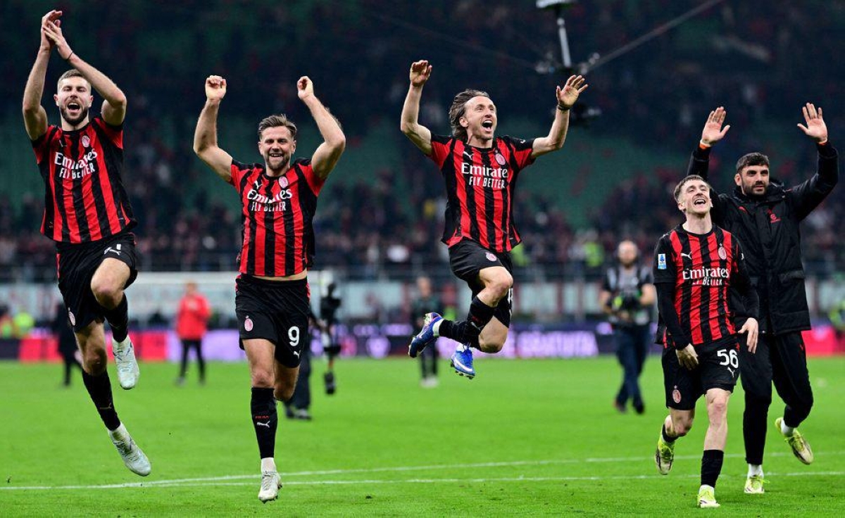 لاعبو ميلان