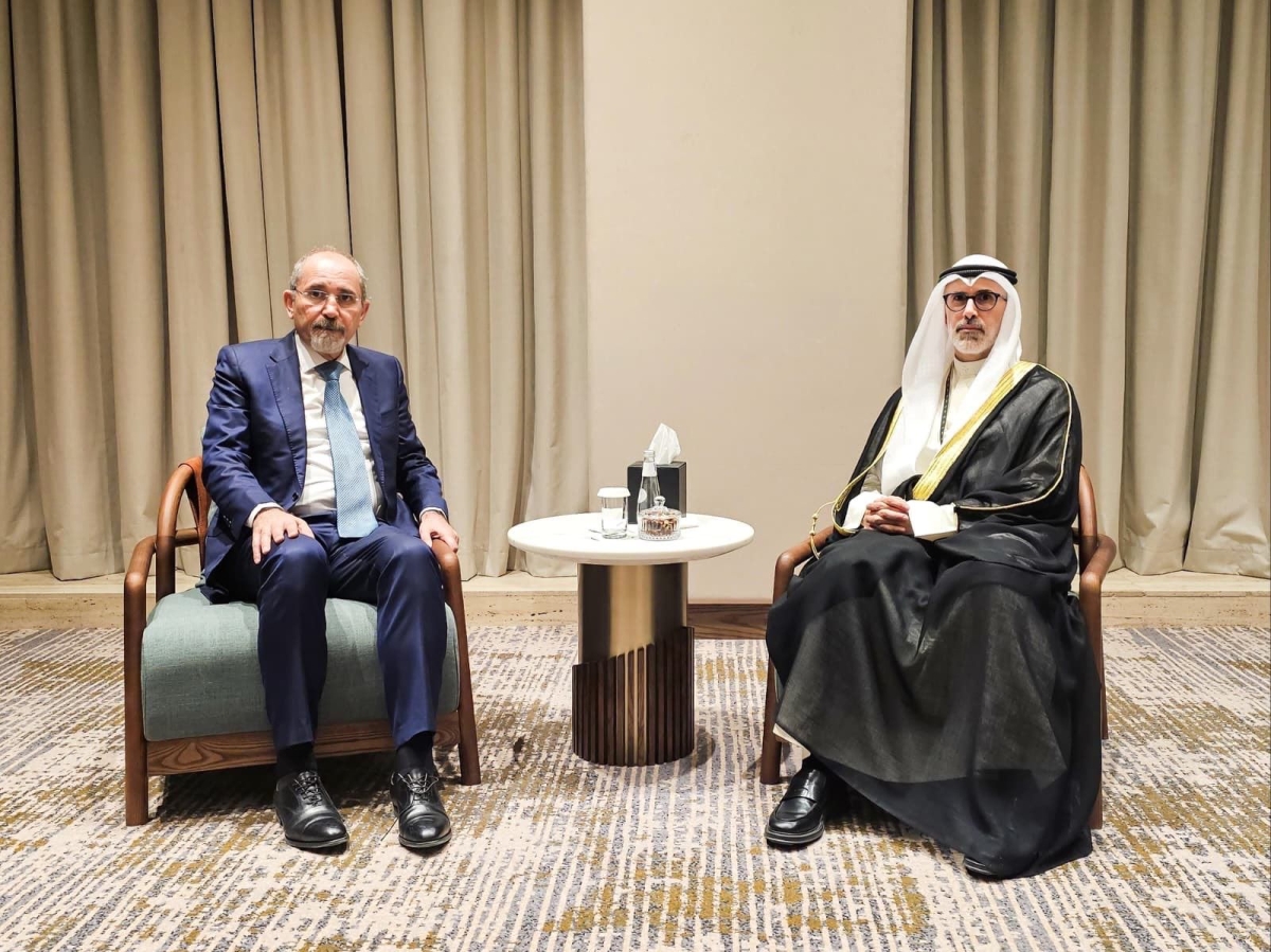 وزير الخارجية خلال اللقاء مع نظيره الأردني