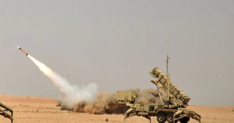 الكويت – رئيس الأركان: الدفاعات الجوية تتصدى حالياً لهجمات العدو الصاروخية والطائرات بدون طيار