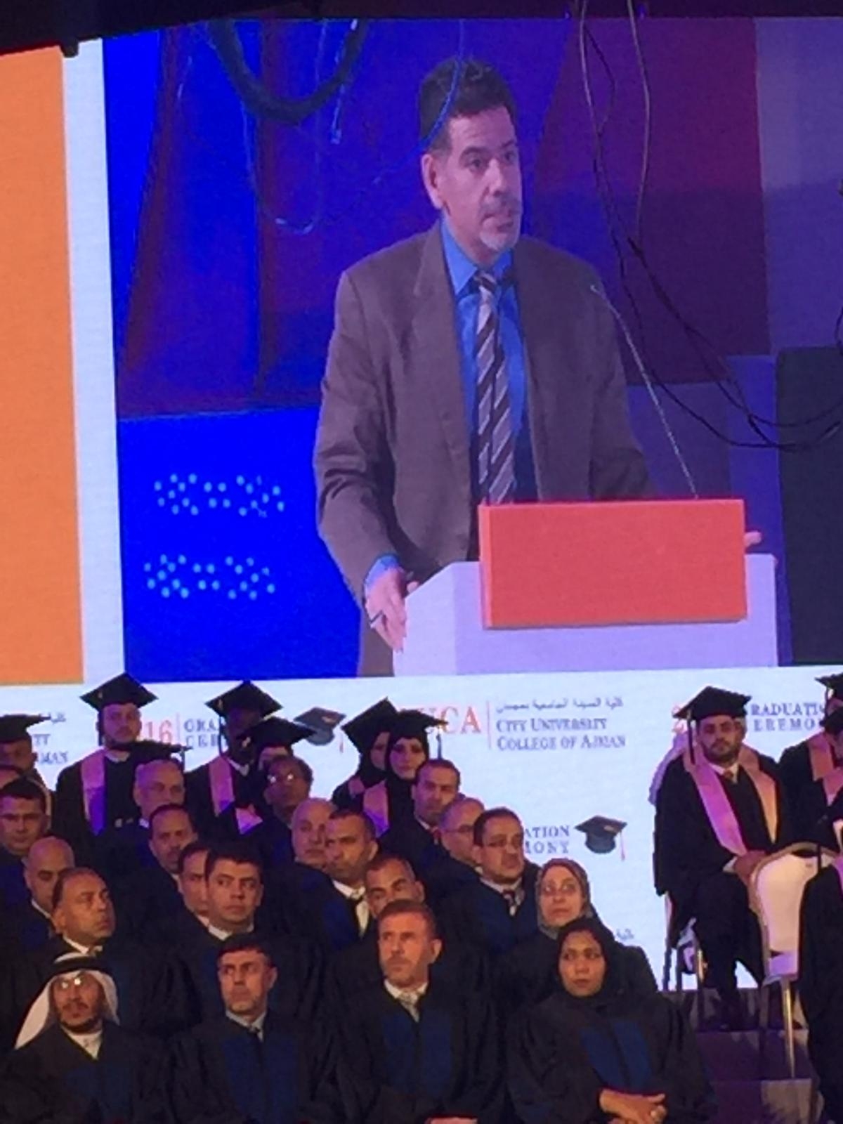 يحرص المطوع على تقديم القدوة للأجيال المقبلة 