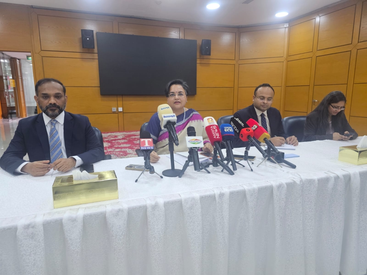 السفيرة براميتا تريباثي خلال المؤتمر الصحافي